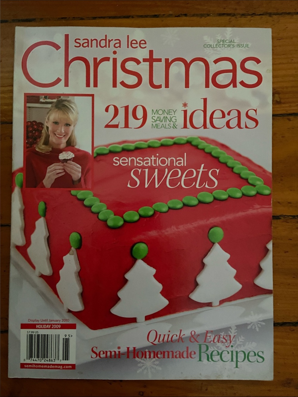 Sandra Lee Christmas Holiday dessert cake cookie cookies pie book magazine red